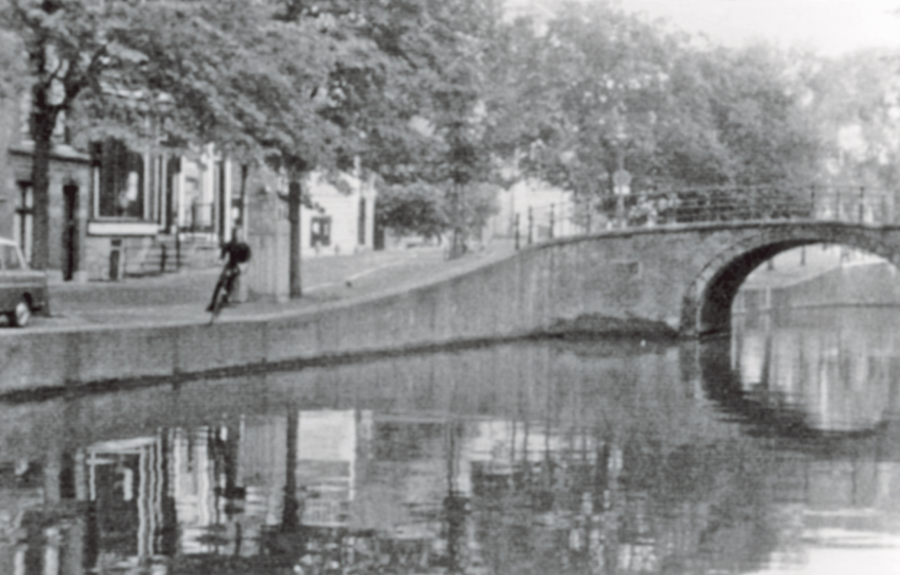 Bild_2_Bas_Jan_Ader_2 1 Bas Jan Ader: Fall II, Amsterdam, 1970. Scan aus „In Search of the Miraculous“, Jan Verwoert, Afterall Books 2006