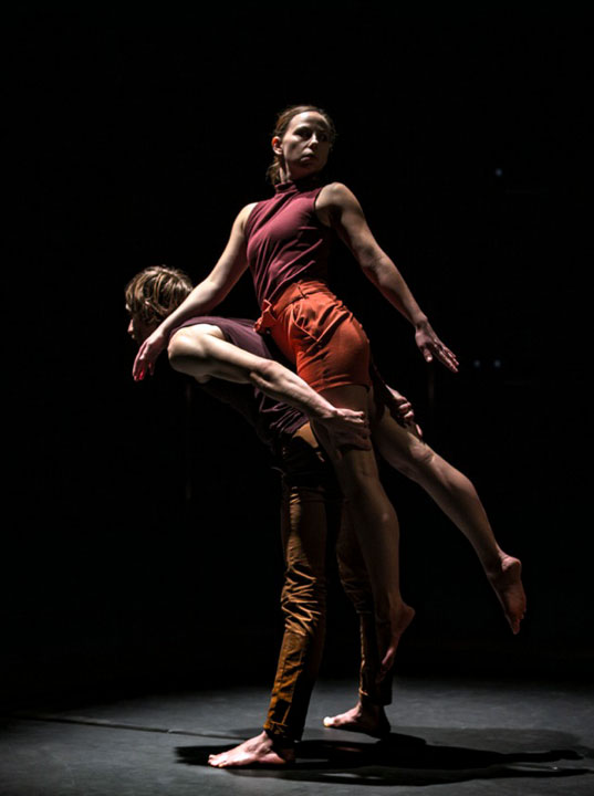 Disappear2 Olga Swietlicka und Matej Kubus in "Disappear" von silk fluegge © unbenannt