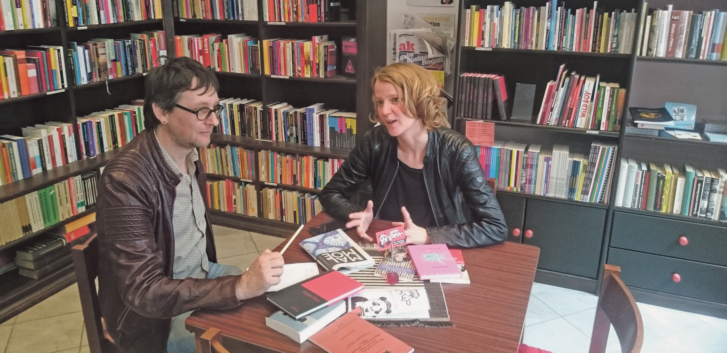 DSC_0046 Über ihren Roman und ein Europa der A-, B-, C- und D-Zonen spricht Eva Schörkhuber im Interview. Foto Buchhandlung Libreria Utopia in Wien