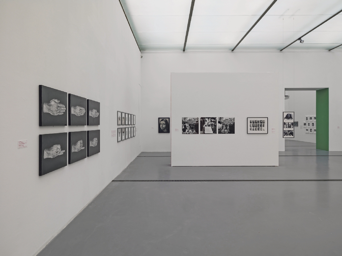 HAUPTBILD_(Foto_04) Ausstellungsansicht „Female Sensibility“, Lentos Kunstmuseum Linz. Foto Sandro E. E. Zanzinger